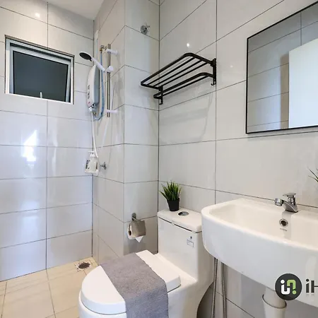 Amber Cove Melaka Premium By I Housing Apartment Exterior photo